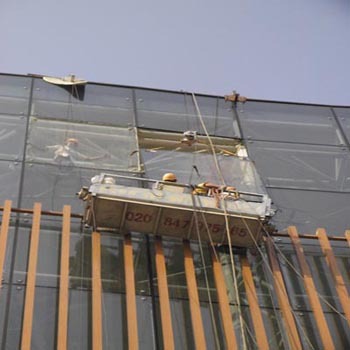 大廈玻璃外墻安裝與建筑幕墻玻璃設計 現代城市的天際線藝術